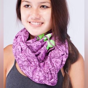 Ivivva by Lululemon girls Village Chill scarf